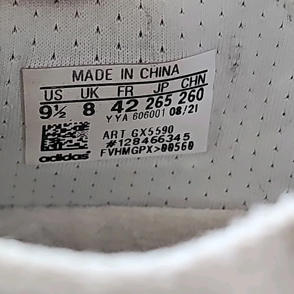 adidas Ultraboost 22 Triple White Women's Size 9.5 Running Casual Shoes  GX5590